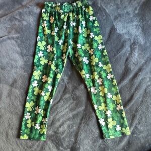 Green Clover Print Leggings